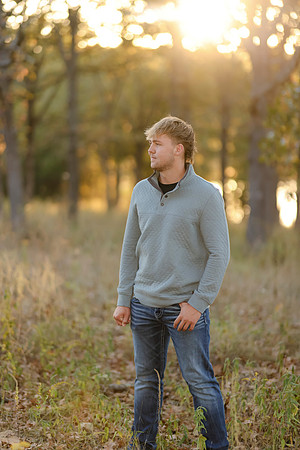 C08A7019 senior photos