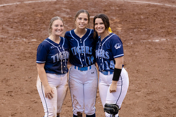 C08A5414senior night