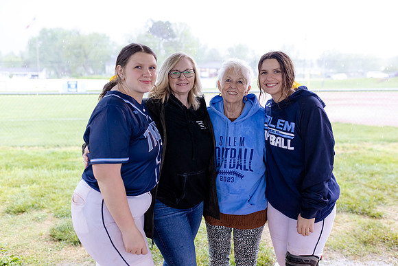 C08A5468senior night