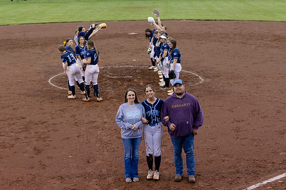 C08A5378senior night