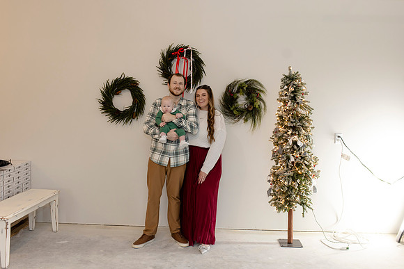 C08A3710 christmas mini shoot