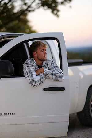 C08A7193 senior photos