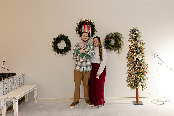 C08A3700 christmas mini shoot