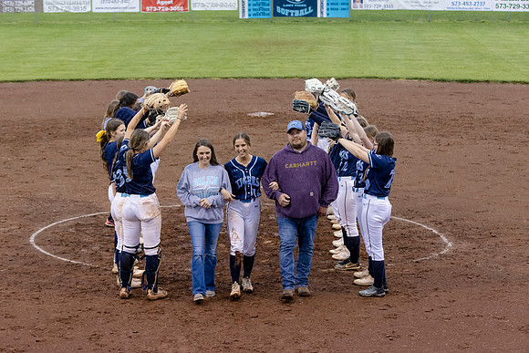 C08A5368senior night