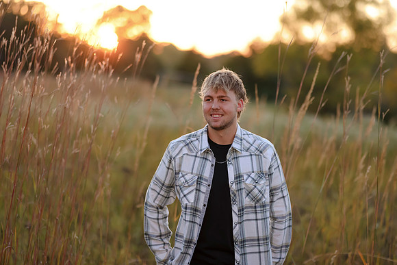 C08A7160 senior photos
