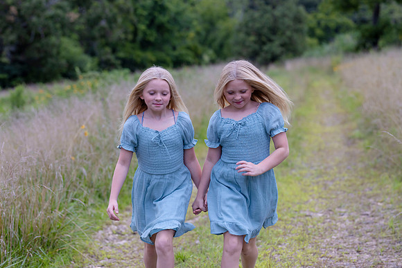 C08A1346sister shoot