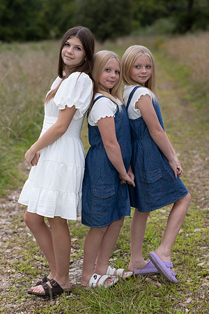 C08A1640sister shoot
