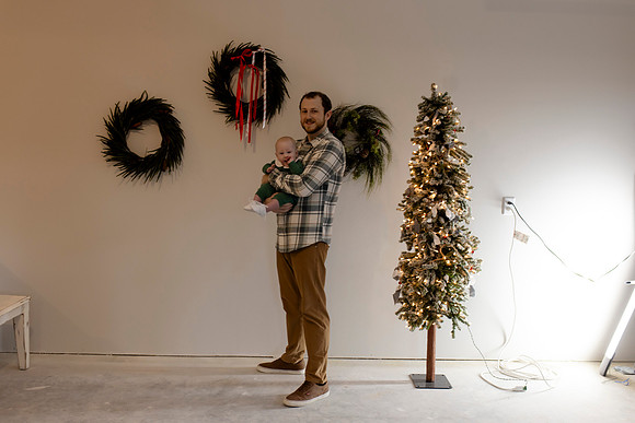 C08A3730 christmas mini shoot