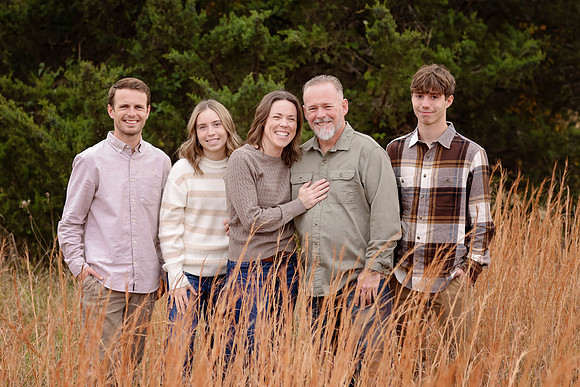 C08A9687 copy FAMILY SHOOT