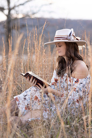 C08A1194 senior shoot
