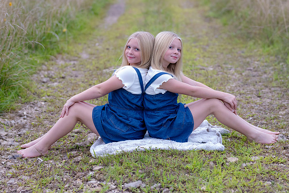 C08A1597sister shoot
