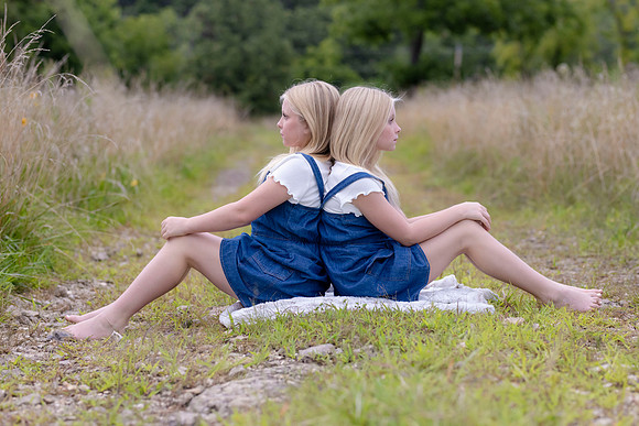 C08A1610sister shoot