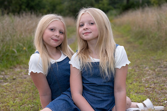 C08A1557sister shoot