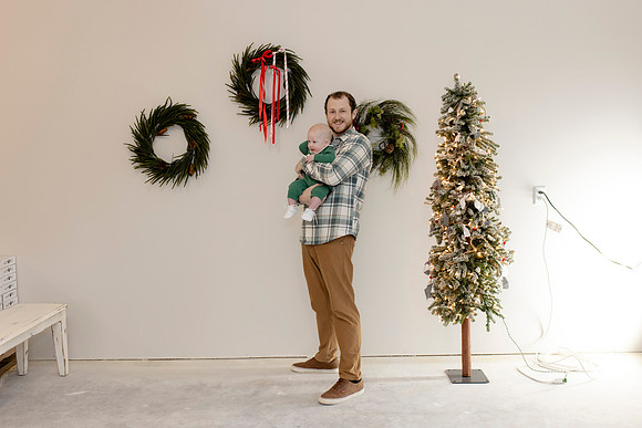 C08A3749 christmas mini shoot