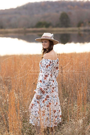 C08A1081 senior shoot