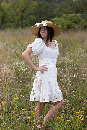 C08A1497sister shoot