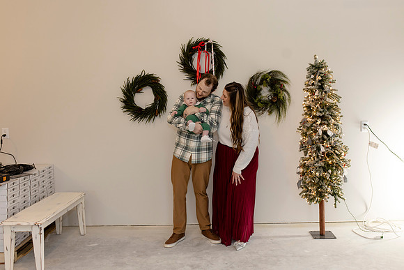 C08A3721 christmas mini shoot