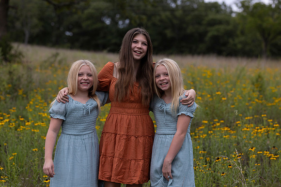 C08A0811sister shoot
