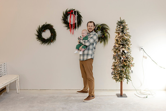 C08A3743 christmas mini shoot