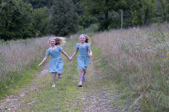 C08A1241sister shoot