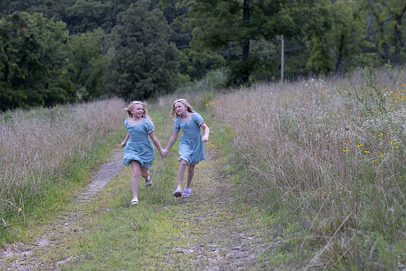C08A1238sister shoot