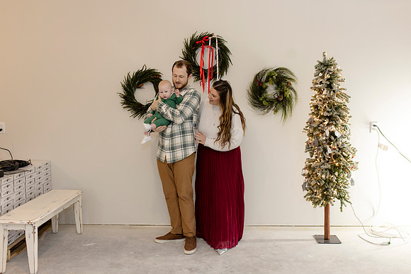C08A3652 christmas mini shoot
