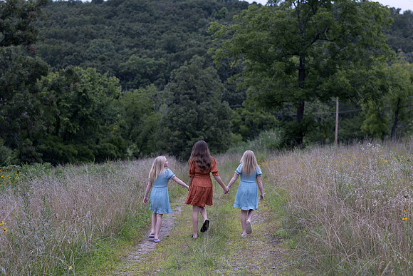 C08A1074sister shoot