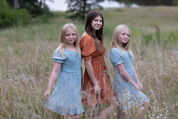 C08A0686sister shoot