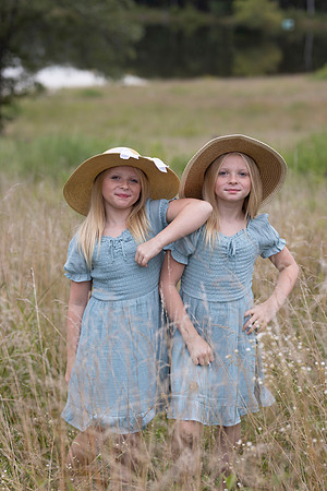 C08A0656sister shoot