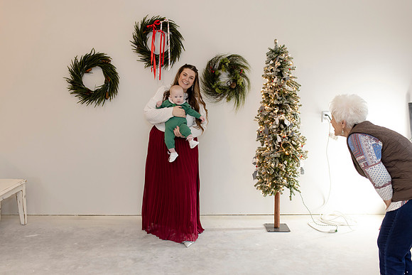 C08A3764 christmas mini shoot