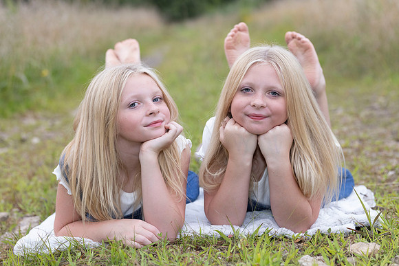C08A1375sister shoot
