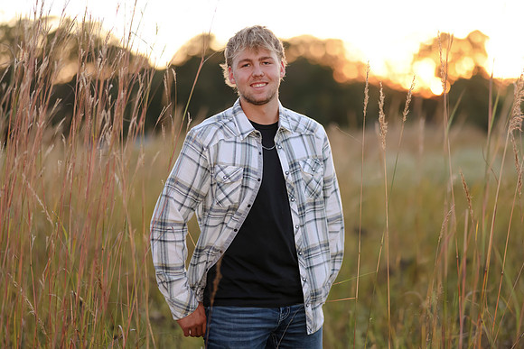 C08A7169 senior photos