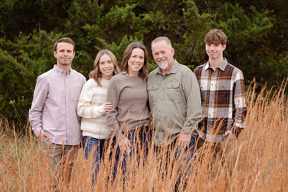 C08A9671 copy FAMILY SHOOT