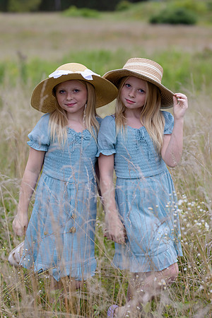 C08A0640sister shoot