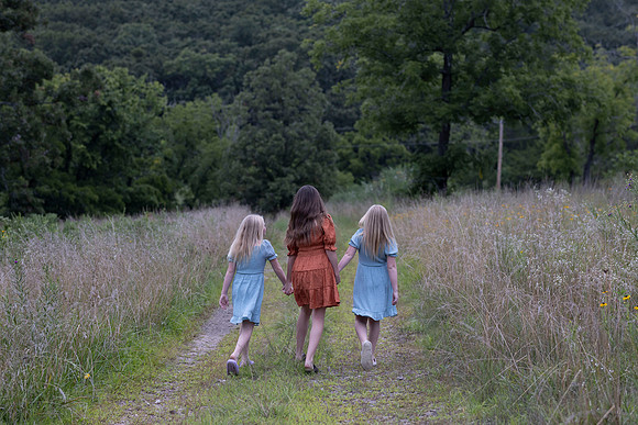 C08A1062sister shoot