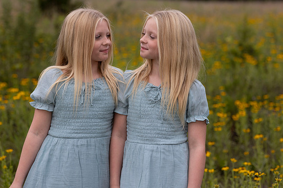 C08A0785sister shoot