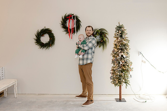 C08A3740 christmas mini shoot
