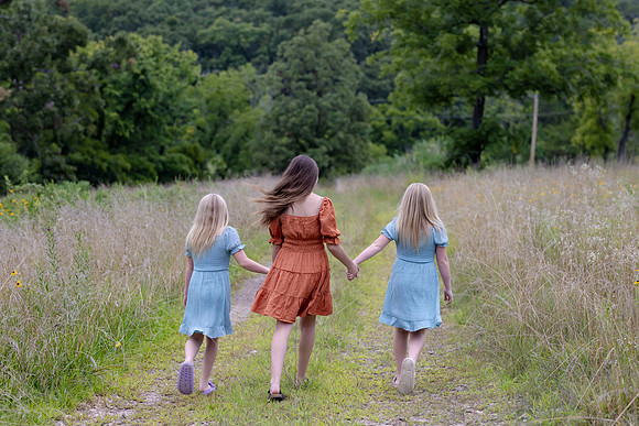 C08A1054sister shoot