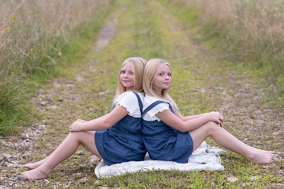 C08A1609sister shoot