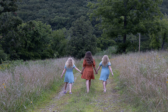 C08A1071sister shoot