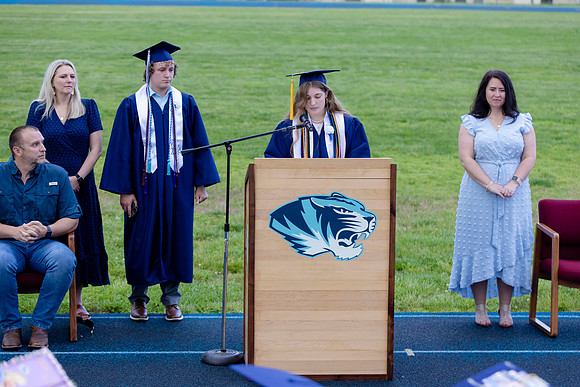 C08A8964graduation