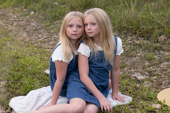 C08A1586sister shoot