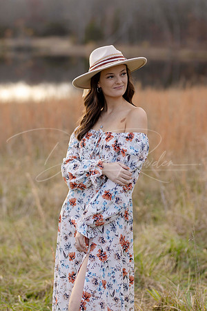 C08A1144 senior shoot