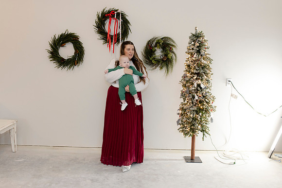 C08A3750 christmas mini shoot