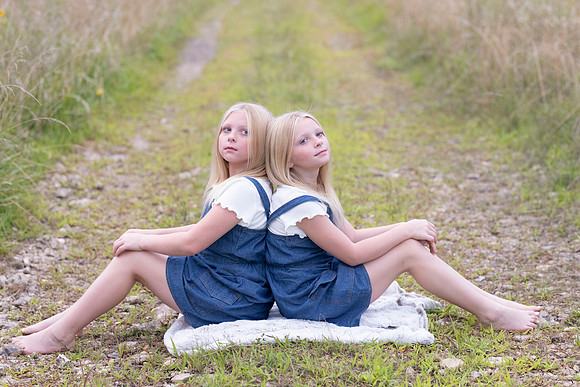 C08A1603sister shoot