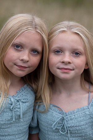 C08A0990sister shoot