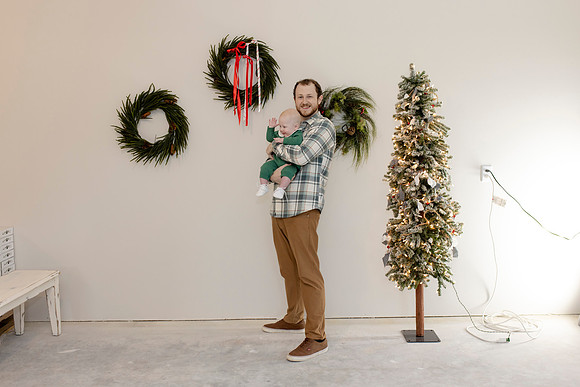 C08A3747 christmas mini shoot