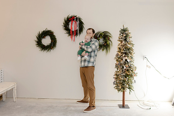 C08A3737 christmas mini shoot