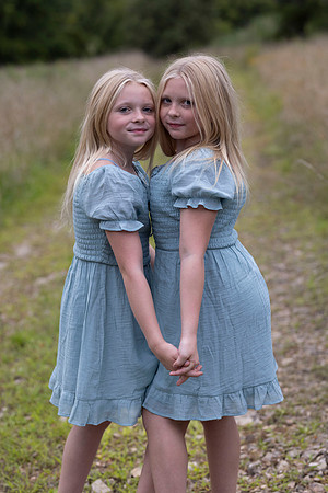 C08A1029sister shoot