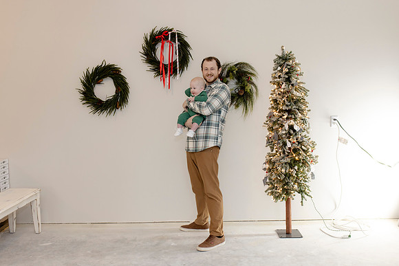 C08A3748 christmas mini shoot